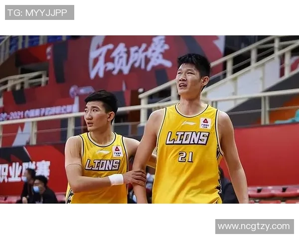 孙铭徽:从青涩少年到篮球场上的耀眼明星之路